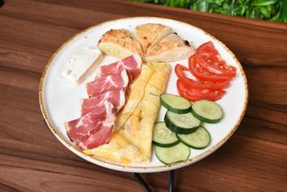 Omlet sa suvim vratom