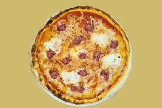 Pizza stracchino e salsiccia