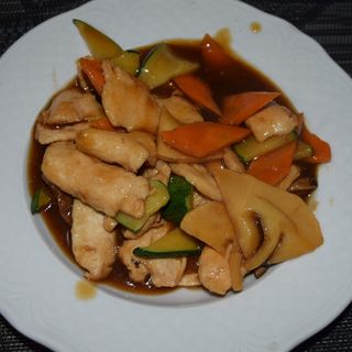 65  Pollo con mandorle