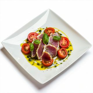 Ensalada De Tomate Con Ventresca Y Vinagreta De Grelos