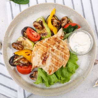 G-Piept cu legume la gratar