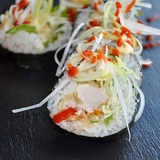 Futomaki tuńczyk w tempurze