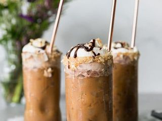 ცივი ყავა ნაყინით