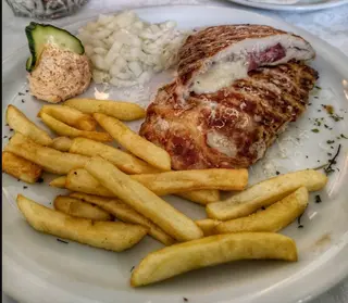 Punjena pljeskavica