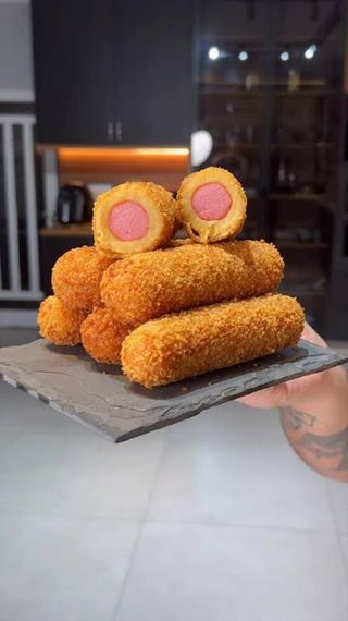Enrolado de Salsicha Frito