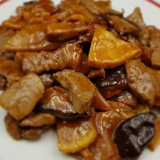 60. Ternera Con Bambú Y Setas Chinas