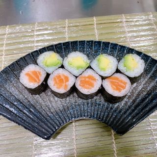 Maki Roll (8 piezas)