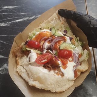 Kebab w bułce tureckiej