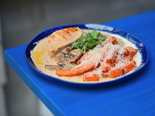 Курячий стейк сувід з бататом (410g)