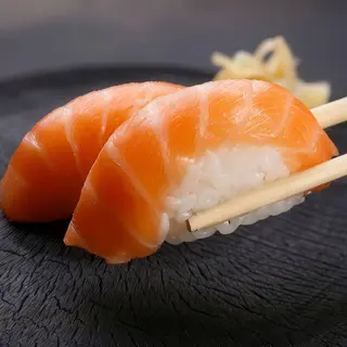 Nigiri Salmón Noruego (2 pzs.)
