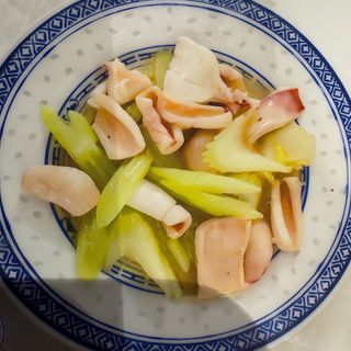 76 Calamari con sedano