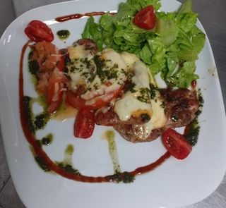 Запечена пилешка пържола от бутче (400г)