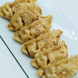 Gyozas de Pato al Vapor con Salsa Teriyaki y Sésamo