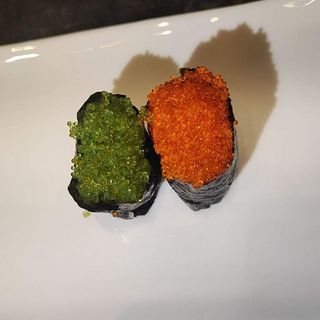 Gunkan tobiko con alghe