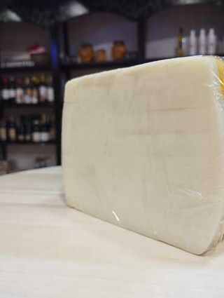 Edam En Barra Recién Cortado A Maquina 200G