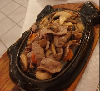 53. Vitello con Germogli di Bambù e Funghi