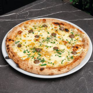 Pizza Tutto formaggio