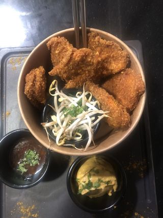 TENDER DE  POLLO  6 PIEZAS incluido 2 salsas