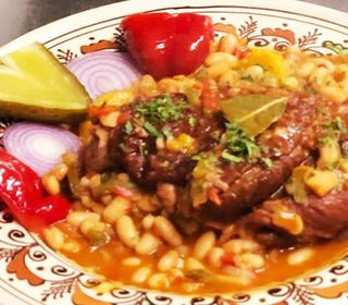 Ciolan afumat cu fasole