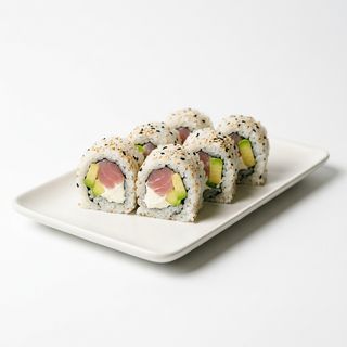 91.Uramaki De Atún Con Aguacate Y Queso (8 Pzas.)