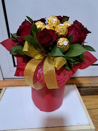 7 crvenih ruža i Ferrero