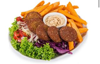 Piatto felafel, patatine e bevanda a scelta 