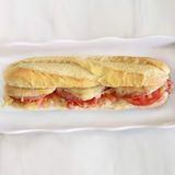 Bocadillo De Lomo Con Tomate Y Queso