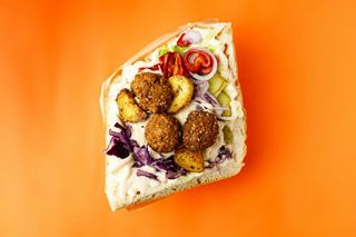 Falafel Ostry w bułce