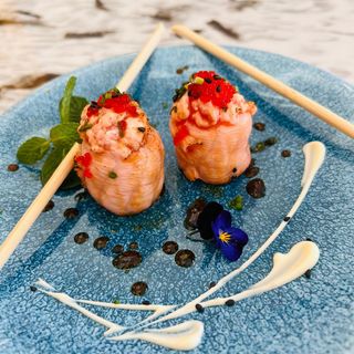 27. GUNKAN SALMÃO TOSTADO 12 peças