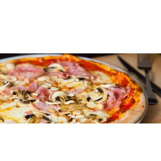 Pizza Prosciutto and funghi