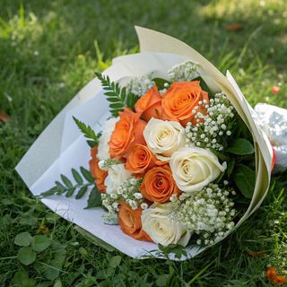 Bouquet De 12 Roses Orange Et Blanches