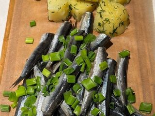 Чорноморська хамса з відвареною картоплею (150/100g)