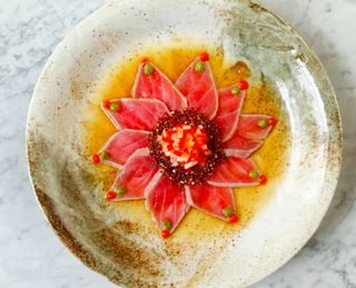 Tiradito De Atún, Trufa, Ponzu Y Huevo