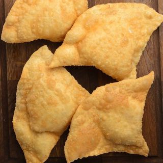 Хрусткі чебуреки з фермерськими сирами 4шт (250г)