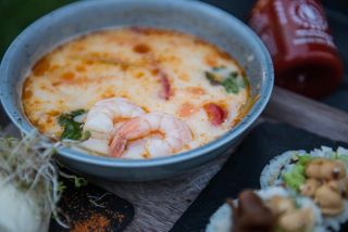 Tom yum z krewetkami