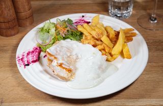 Piept de pui cu branzeturi