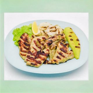 Свински флейки на скара с билкова марината (300г)