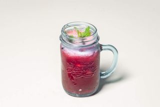 Лимонад с вишневой мякотью