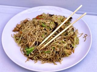 Meso sa noodles u soya sosu