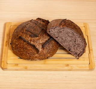 Pan de arroz negro y sésamo