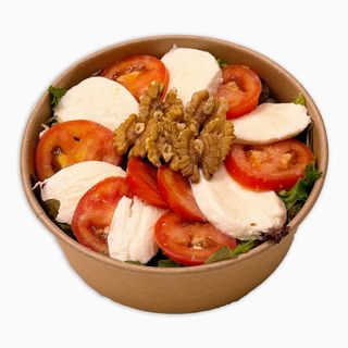 Ensalada con Tomate, Mozzarella y Nueces
