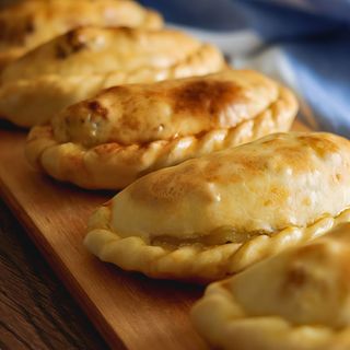 Combo 6 Empanadas Y 2 Bebidas