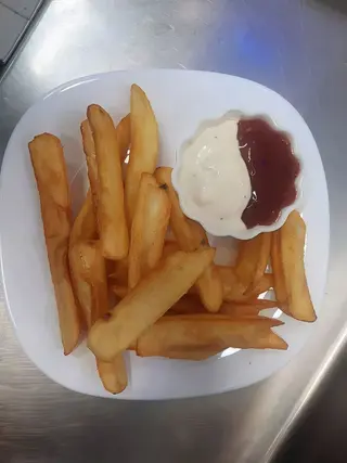 Patatas fritas con queso