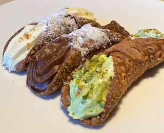 Микс от четири каноли