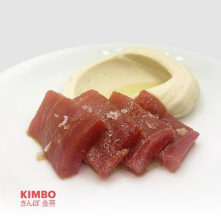 SASHIMI DE ATÚN MARINADO CON HUMMUS - 4 uds