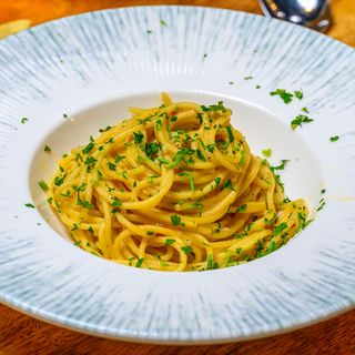 Spaghetti cu ulei, usturoi si ardei iute