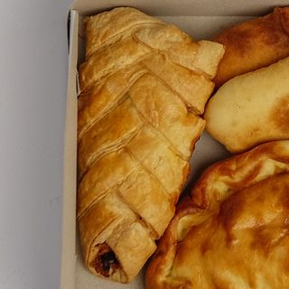 ქათმის ფილე ფენოვან ცომში