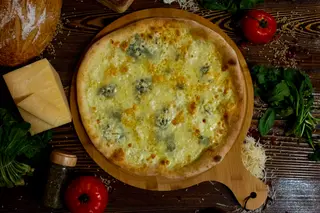 Pizza 4 cheeses S
