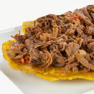 Patacon con carne