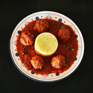 Chiftele marinate de pui sau porc cu garnitura la alegere